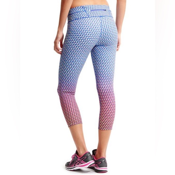 Athleta Pants - Women’s Athleta Vivid Sonar Ombre Capri Workout Athletic Leggings Size Medium